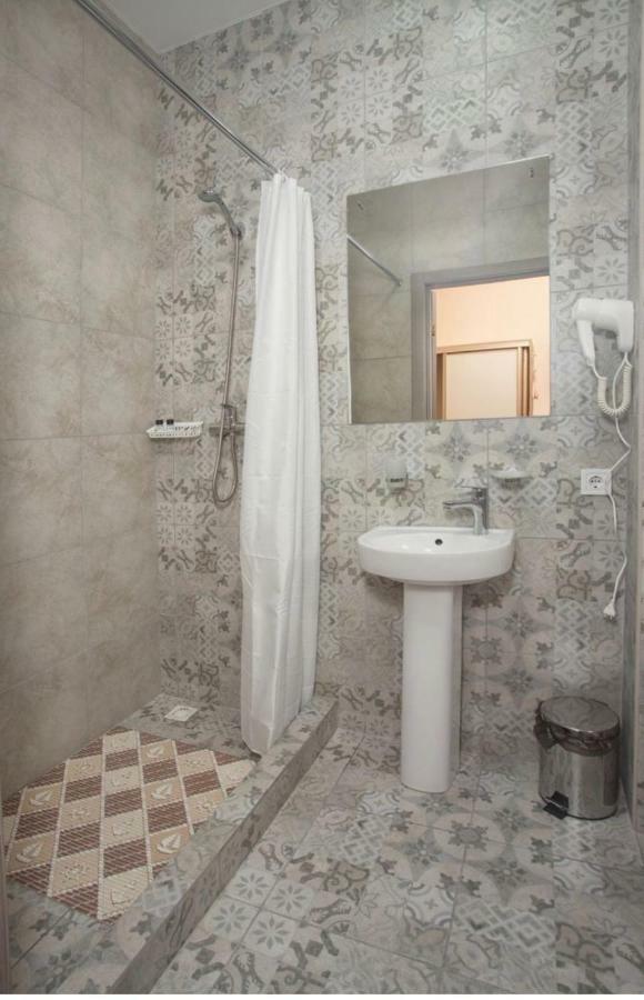 Fanfan Hotel Odessa Exterior photo