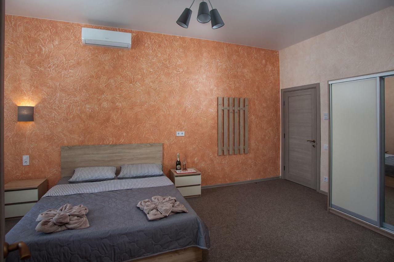 Fanfan Hotel Odessa Exterior photo